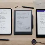 tablette prise de note sur bureau moderne